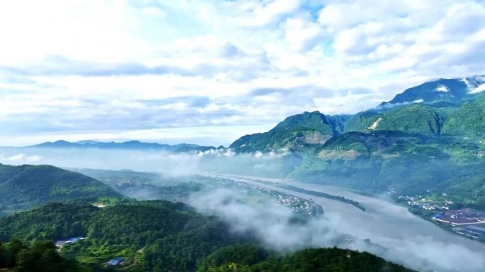 沙湾区秀美群山