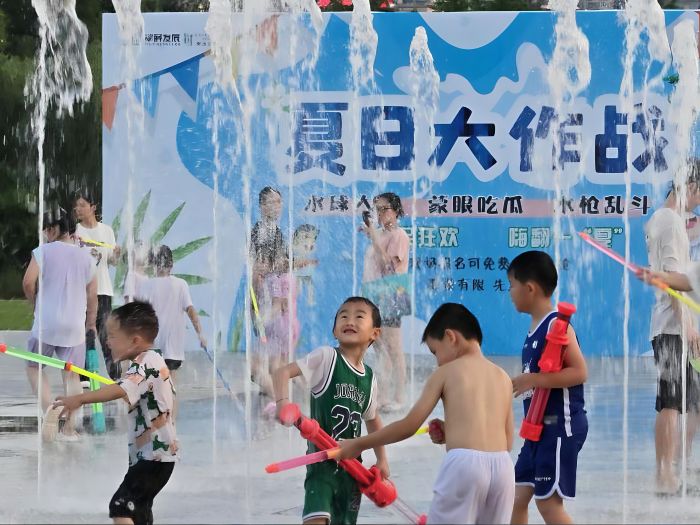 “夏日大作战”主题活动成为儿童的欢乐天地