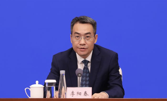李阳春.jpg