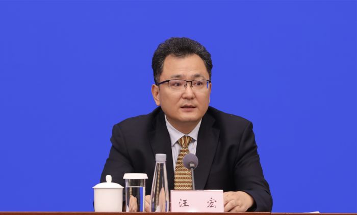 汪宏.jpg