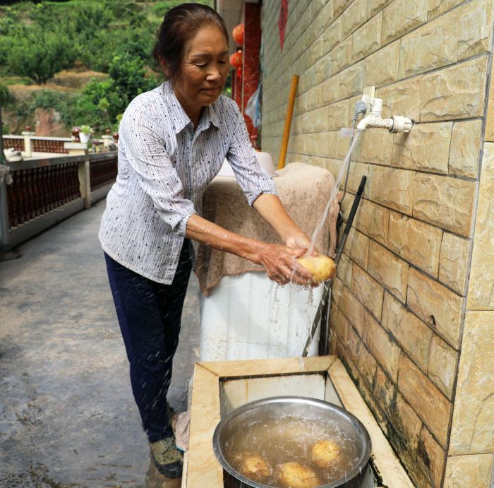 一个山头一个山头攻坚一户群众一户群众落地——丹棱县打通农村供水“最后一米”(图4)