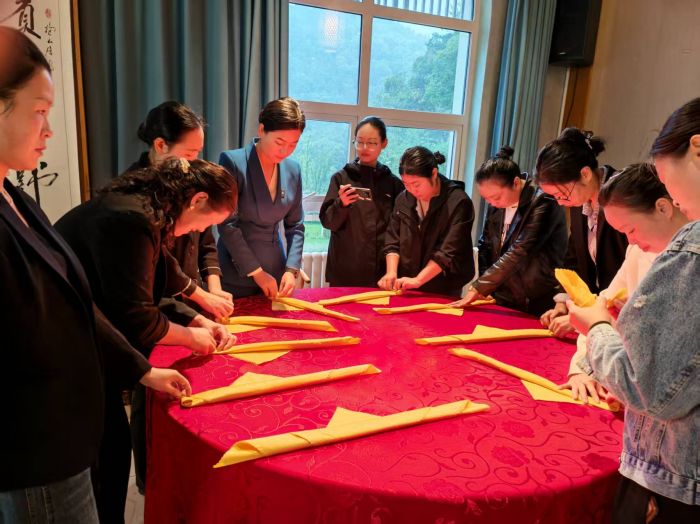 参训学员积极学习民宿管理服务技能.jpg