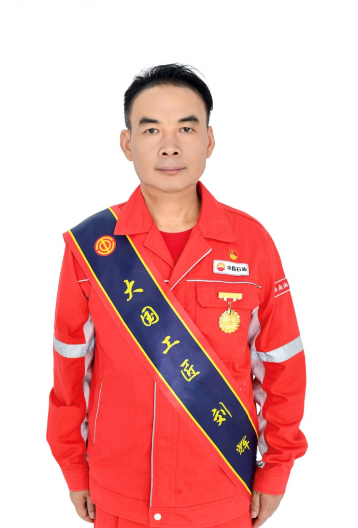 刘辉本辉.png