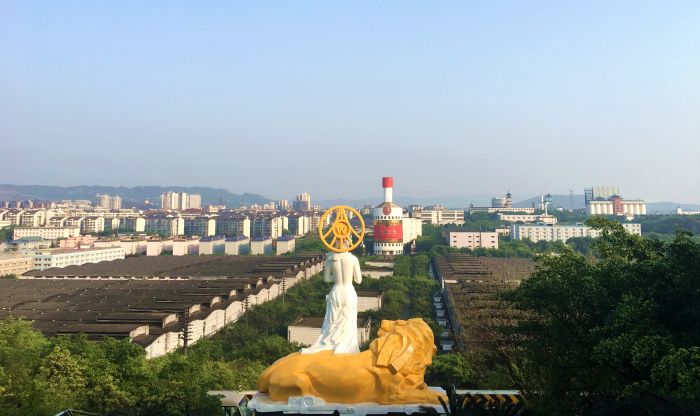 五粮液十里酒城 王宇摄