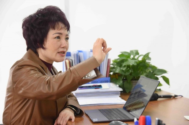 胡明镜1.jpg