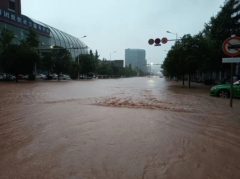 雅安雨图片