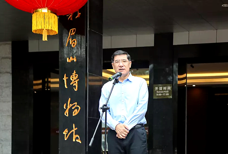 龚德勤出席仪式并致辞.jpg