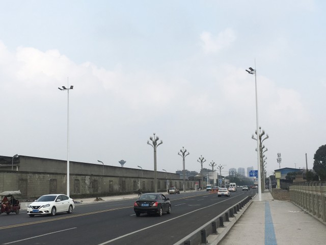 平整的绵金路面.jpg