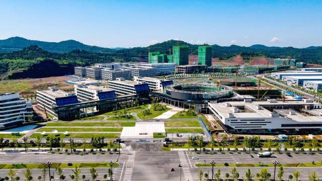 华讯方舟天谷·南充智能信息产业园（南充市顺庆区委宣传部 供图）.jpg