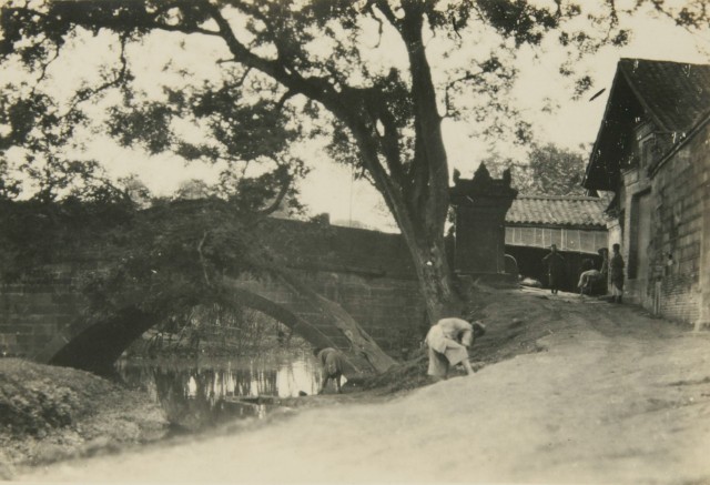 成都驷马古桥。1939年日本岛琦役治摄。.png