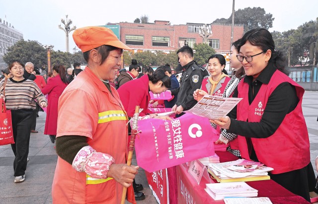 《中華人民共和國家庭教育促進法》《中國人民共和國未成年人保護法》