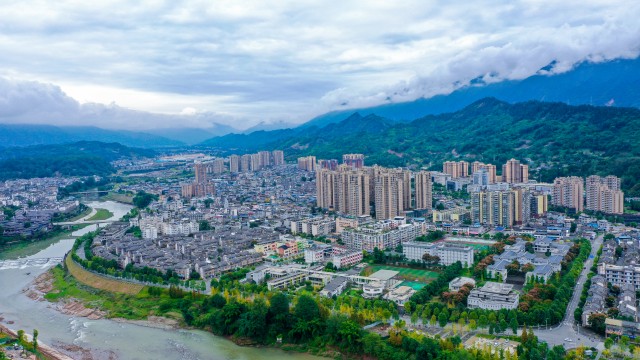 芦山县城全景2（冉巍 摄）.jpg