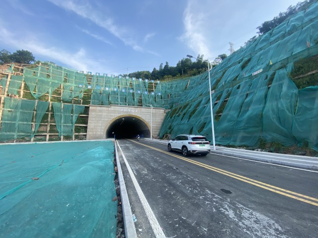 西禅寺隧道通车 .JPG