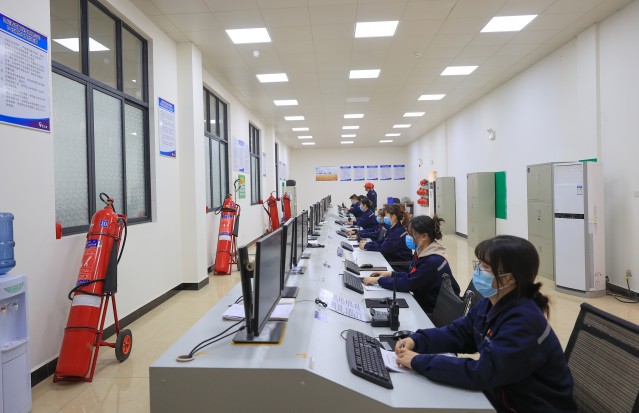 四川西艾氟科技有限公司控制中心.jpg