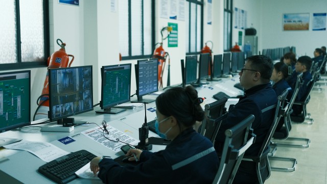 四川西艾氟科技有限公司控制中心.JPG