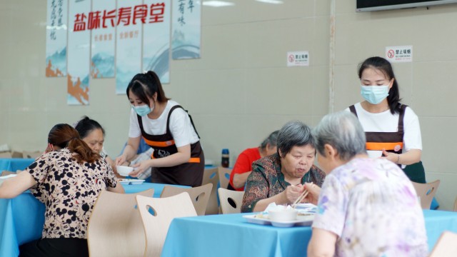 糍粑坳社区老年助餐服务点 (4).jpg